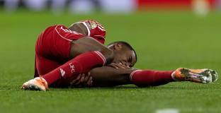 В Ливърпул се опасяват, че Исак е счупил крак 