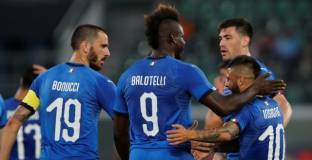 Балотели се завърна с гол при дебюта на Манчини за Италия