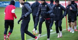 Футболистът на ЦСКА Джеймс Ето'о се е оженил в родината си