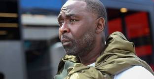 Анди Коул: В съблекалнята на Ман Юнайтед има къртица 