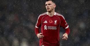 Робъртсън отказал на Тотнъм и останал верен на Ливърпул