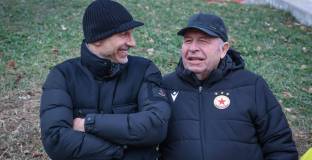 Марто Петров говори с играчите на ЦСКА преди предстоящия мач