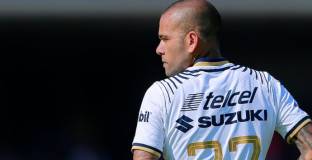 Алвеш е тормозен от другите затворници 