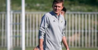 Новият треньор води трио от Чукарички на “Армията”