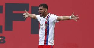   Нотингам Форест е близо до трансфер на Ауар