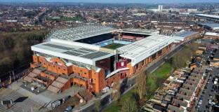 Емери ще отстъпи на Тен Хаг за начало