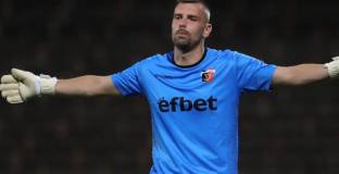 Мартин Луков тренира с Левски