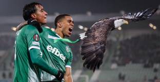 Лудогорец уреди контрола с Фарул по време на паузата