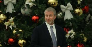   Удариха и двама партньора на Абрамович