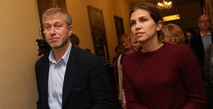 Абрамович се разведе с Даря Жукова 