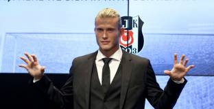 Кариус може да остане в Бешикташ