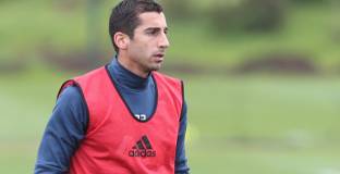 Рома няма да купува Мхитарян от Арсенал