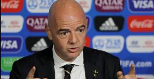 Инфантино: Ще разгледаме въпроса с мачовете в Русия