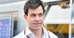  Волф: Неадекватно е да говорим за заплати от 30 млн. 