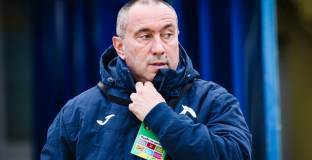  Стоилов: Ако запазим отбора, можем да се борим за първите две места 
