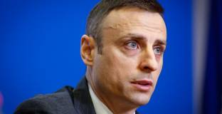 Бербатов: Ман Юнайтед трябва да се срамува