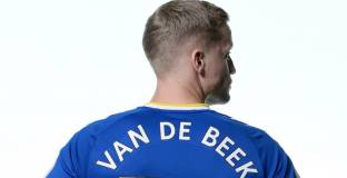 Айнтрахт няма да купува Ван де Беек