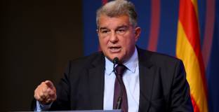 Испанската футболна федерация погва Лапорта?