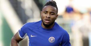 Ман Юнайтед следи ситуацията около Нкунку