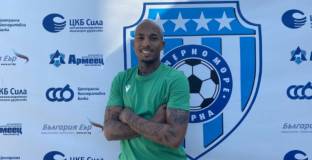 Черно море продаде крило на Арис Солун