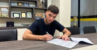 Ботев Пловдив се раздели с халф