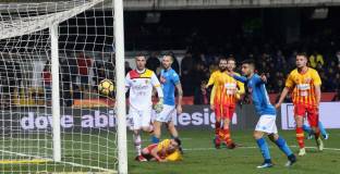 Наполи с рутинна победа над Беневенто (видео)