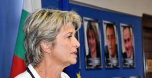 Лечева: Няма 100 милиона за стадиони