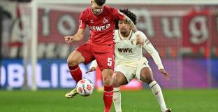 Аугсбург отпразнува 500-ия си мач в Бундеслигата с победа над Кьолн