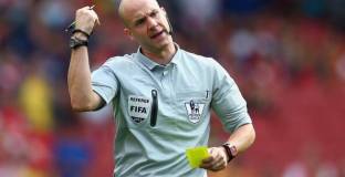 Антъни Тейлър ще ръководи Челси - Ливърпул 