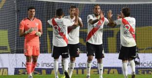 Ривър Плейт спечели мача си с полузащитник на вратата 