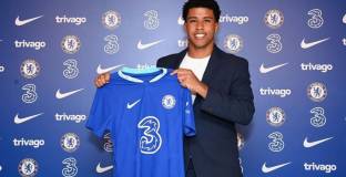 Челси обмисля да си върне Сантос 