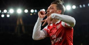 Йозил получил 8 милиона за лоялност към Арсенал