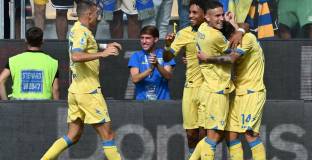 Фрозиноне победи Комо с 2:0 и прекъсна непобедения старт на гостите