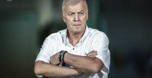 Наско Сираков наблюдава Левски - Крумовград, феновете отново са срещу него