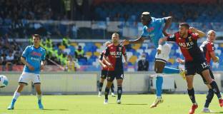 Класически Наполи изпрати Дженоа в Серия Б