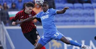  Амиен следи защитник на Левски