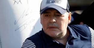 Стадионът на Наполи може да бъде преименуван в чест на Марадона