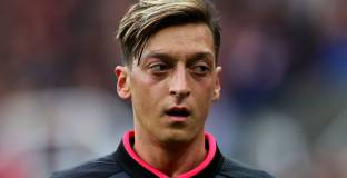 Шалке 04 е готов да си върне Йозил