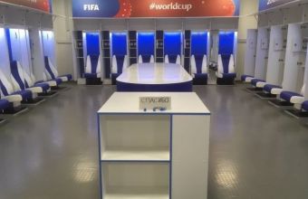 Японските футболисти сами си почистиха съблекалнята след мача с Белгия, след което благодариха на домакините. 