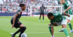 Байерн продължи с наказателната си акция и в Бремен (видео)