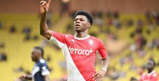 Ливърпул обмисля покупката на Чуамени