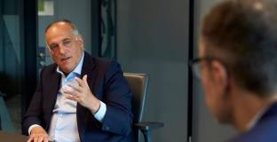 Тебас: Барса има комплекси заради Реал Мадрид