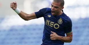 Порто - Олимпик Лион 5:3 