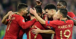 Без Роналдо, Португалия стигна до труден успех срещу Полша