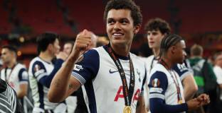 Джонсън: Клубът не е печелил купи от 17 г., това означава много