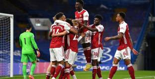 Арсенал надви Челси на Стамфорд Бридж