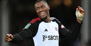 Брайтън се интересува от Адарабиойо