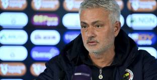 Фенербахче търси възможност да уволни Моуриньо