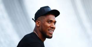  Джошуа напусна Sky Sports и подписа с DAZN