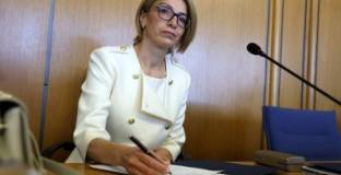 Вяра Тодева спря обществена поръчка за ремонт на стадион „Локомотив“